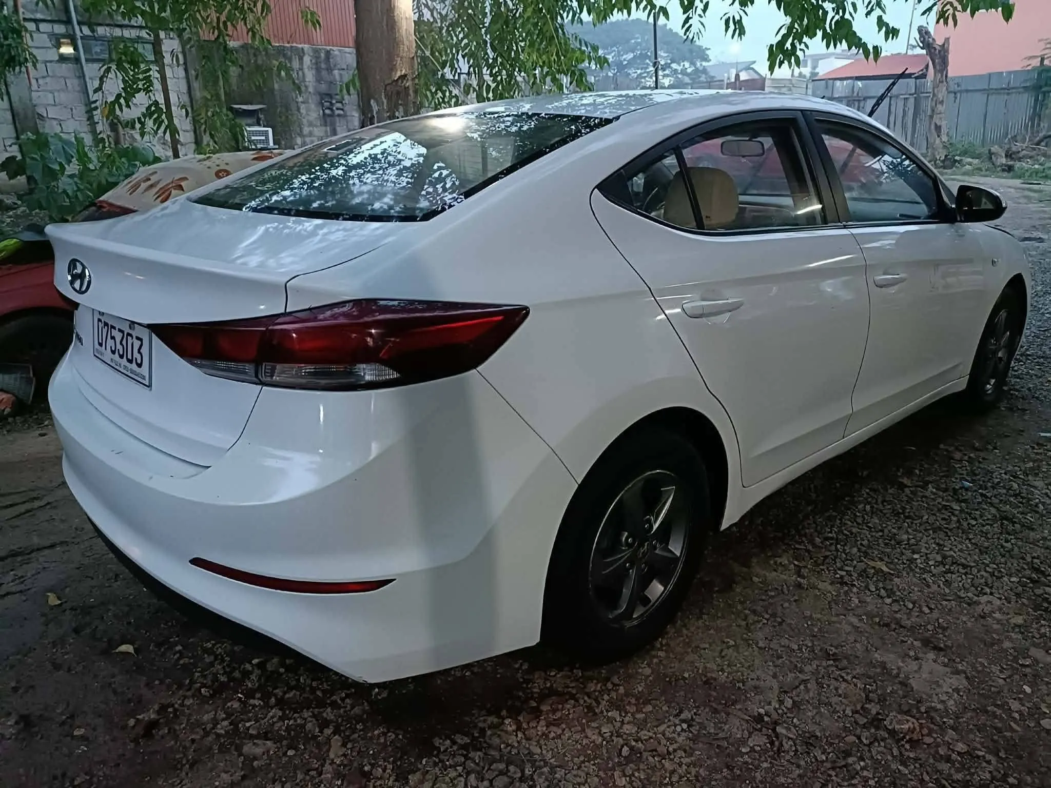 hyundai-elantra-images (9)