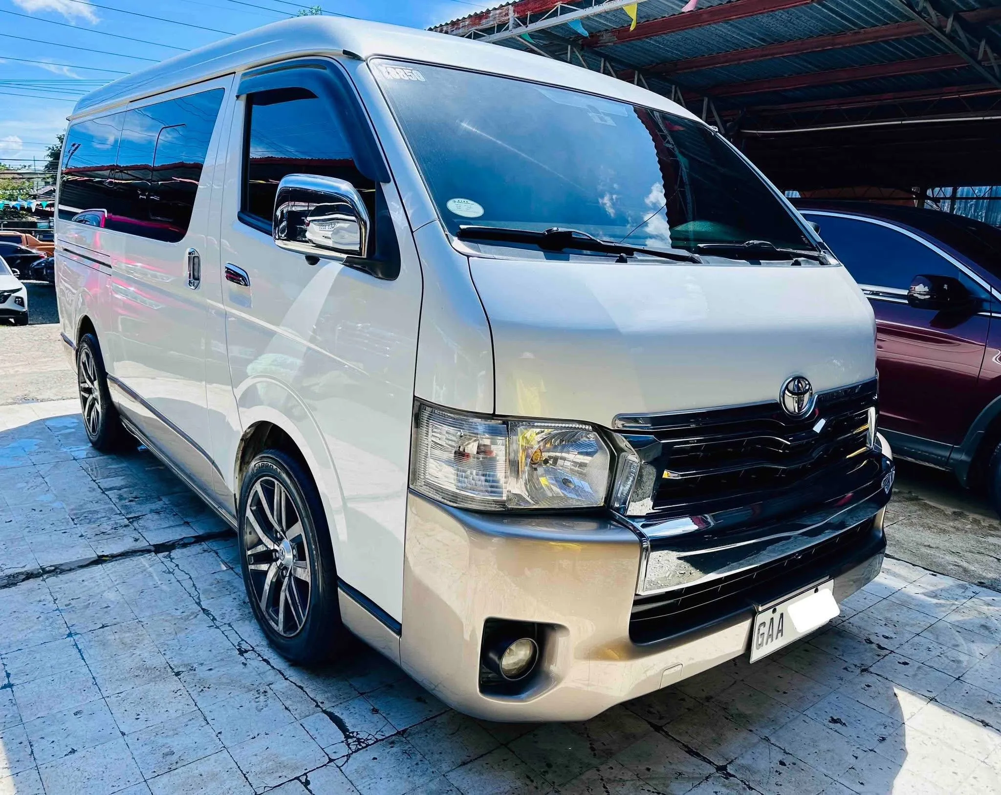 toyota-super-grandia-image (1)